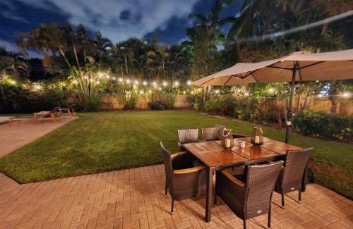Croissant Park Villa | Fox Island Heated Spa- Downtown & Beach