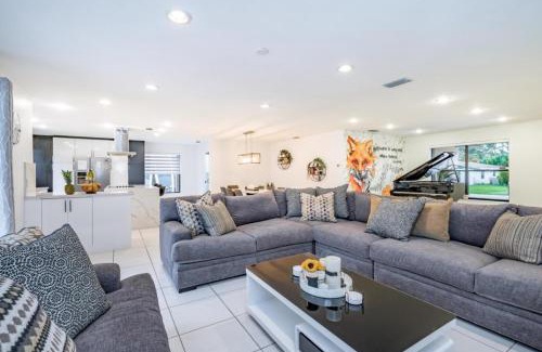 Croissant Park House | Fox Private Resort- Near Downtown & Beach home