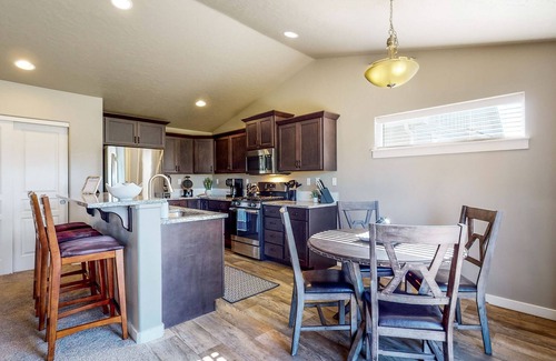 Nampa House | Foxglove Place | House in Nampa with a large yard, hot tub, & firepit