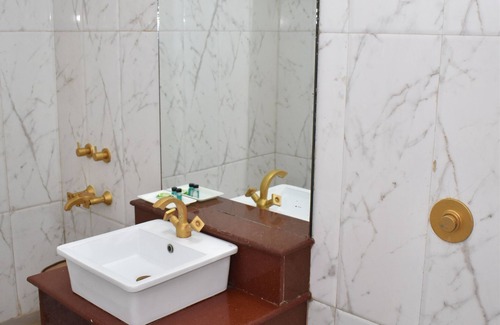 Rakabganj Hotel | Foxoso Taj View Hotel