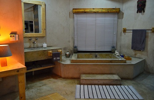 Marloth Park Ski Chalet | Foxy Crocodile Bush Retreat