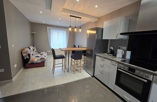 Les Avenieres-Veyrins-Thuellin Apartment | Large modern apartment, parking -near Walibi