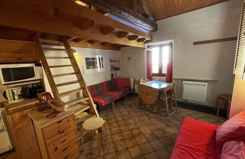 Saint-Martin-de-Belleville Apartment | Cozy Studio for 2 with Modern Amenities, 300m from Ski Lift, Pet-Friendly in St Martin de Belleville