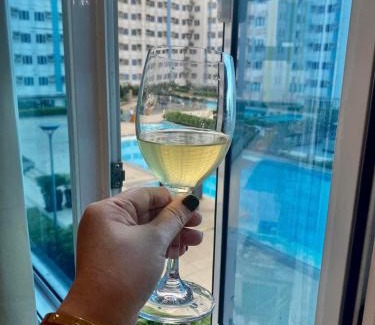 South Triangle Apartment | Frabeca Staycation at Mplace Condo QC