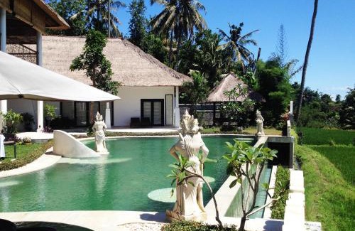 Mambal Villa | Frangipani Villas