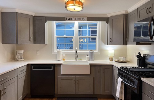 Frankfort Cottage | Frankfort Beach House — Located Just Steps From Downtown Frankfort!