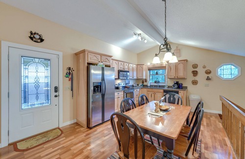 Franklin Cabin | Franklin Cabin: Deck with Smoky Mountain Views!