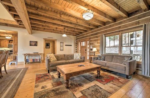 Franklin House | Franklin Cabin with Hot Tub and Pool Table!