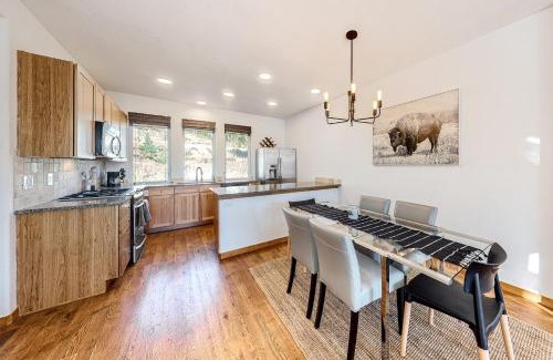Rendezvous House | Fraser Fantasy