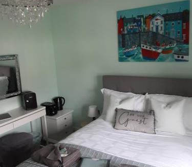 Par House | Freda's Treasure "Abi's Room"
