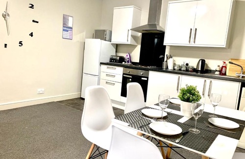 Wakefield Apartment | Free, large CAR PARK apartment