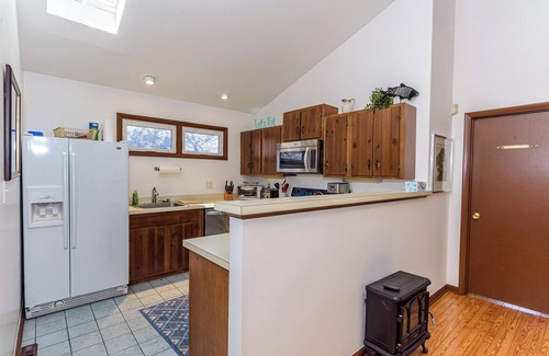 Keen-Wik On the Bay House | Free Linens & Cleaning - Beachy Keen