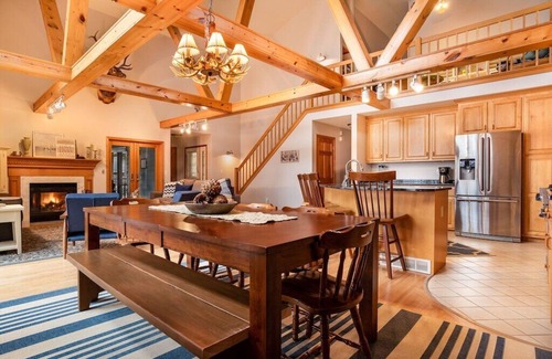 Wautoma Cabin | Free nite w/wknd offseason lakefront hottub fireplace kayak paddleboard boatpier