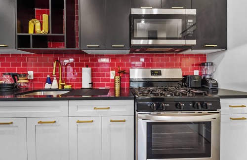 Ironbound District Apartment | Free Parking 4 Suites Near Downtown Newark