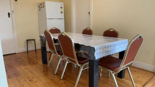 Camberwell House | Free Parking 5min Walk to Asian Supermarket Family Room Deakin Uni Quiet Camberwell