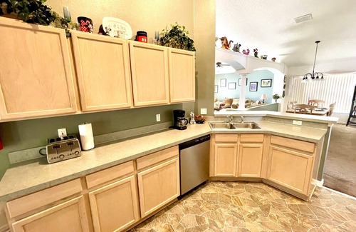 West Kissimmee House | ð¥Free Pool Heat Promotion For Sept-April. Home Right Outside Disney World Parks