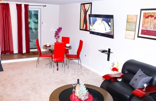 Lithonia House | Free Wi-Fi getaway home with secondary suite 10 guests