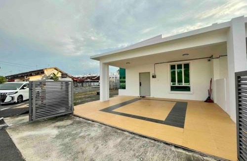Kampung Tanjong Bendahara House | FREE WIFI - DHUHA HOMESTAY