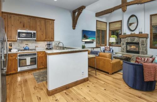 Edwards House | Freemont building F4 townhouse