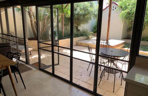 Fremantle Villa | Fremantle Accommodation Villas Wray Ave