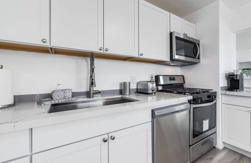 New Tacoma Apartment | Fresh 1BR/1BA in Downtown Tacoma - 2