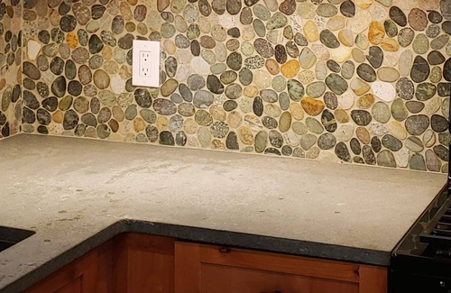 North Upper Truckee Ski Chalet | *FRESH INTERIOR REMODEL!* Cabin in the Pines. Garage, Hot Tub, Washer/Dryer