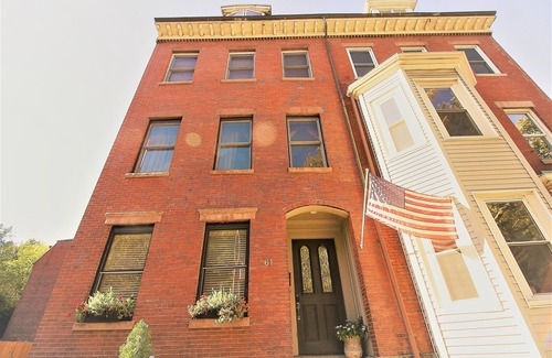 Highland Park Apartment | *Fresh* Modern Triplex in a Classic Boston Row House, Amazing City Views!