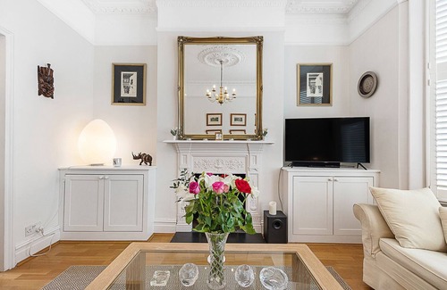 Munster House | Fresh Place, by Veeve