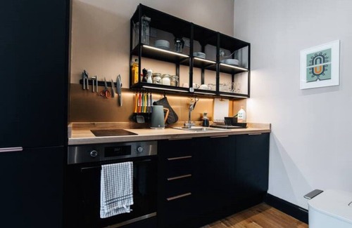 Glasgow Westend Apartment | Fresh Stylish West End Flat