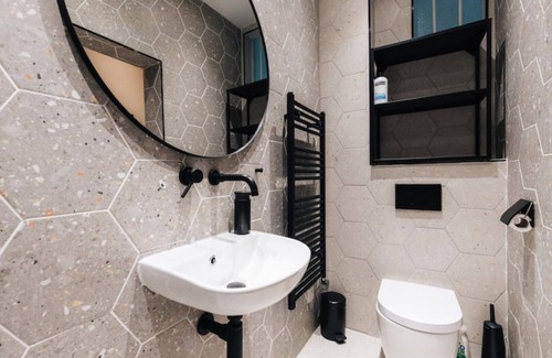 Glasgow Westend Apartment | Fresh Stylish West End Flat