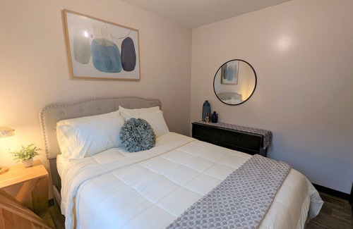Lansing House | Freshly Remodeled, Cheerful 2-Bedroom