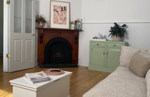 Quarry Hill House | Freshly renovated gem - 1.5km from the city centre