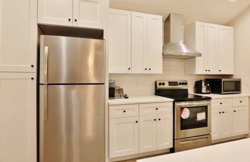 Downtown Jacksonville Apartment | Freshly Renovated Apt - Steps from TIAA Bank Field