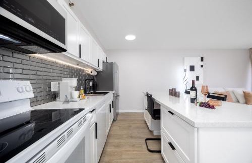Waikiki Apartment | Freshly Updated Condo in Waikiki with Free Parking