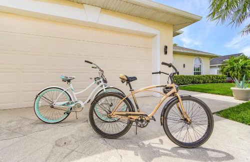 Trafalgar House | Freshwater Canal, Bicycles, Heated Pool - Casamigos - Roelens Vacations