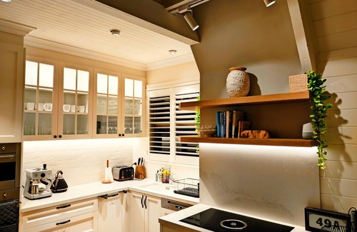 North Manly Villa | Freshwater Pearl - a stunning luxury retreat, close to beaches and shops!