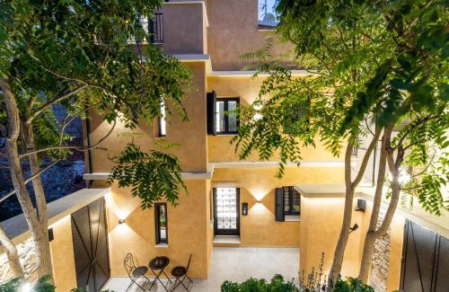 Volos City Centre Apartment | Frida Kahlo - Le petit Bati