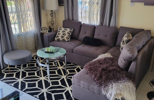 Portmore House | Friendly gated community comfort home
