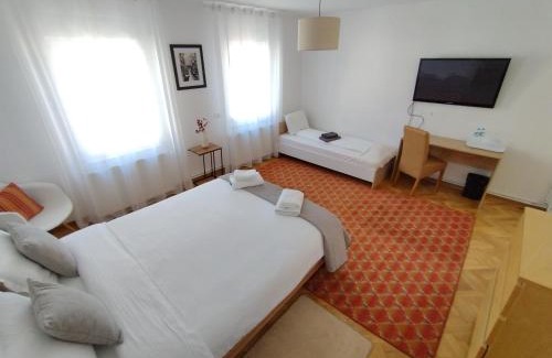 Centrul Nou House | FRIENDS House - Central Station - Self Check-in