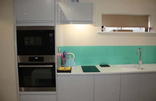 Frinton-on-Sea Apartment | Frinton Escapes - Studio Apartment, Ground Floor