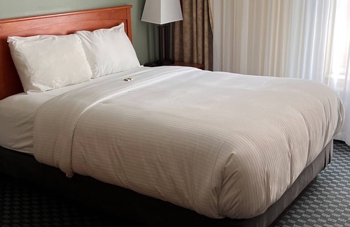 Iqaluit Hotel | Frobisher Inn