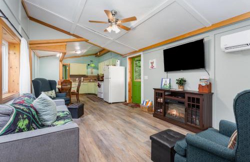 Logan House | Frog Hollow at Hocking Vacations