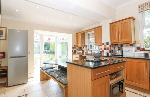Llandwrog Cottage | FRON EMRYS, pet friendly, luxury holiday cottage in Caernarfon