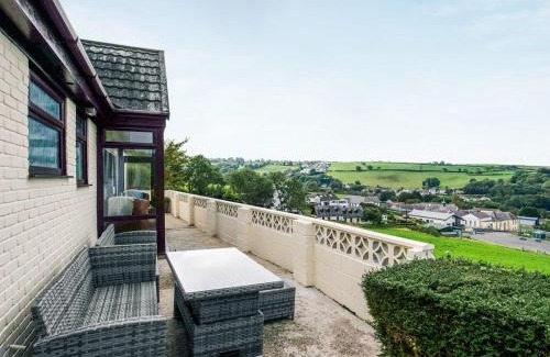 Aberaeron House | Frondeg