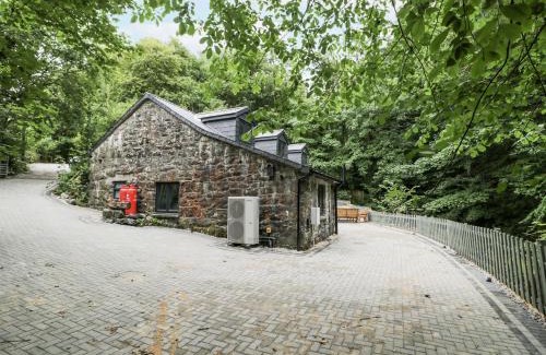 Dolgellau House | Frongoch Old Power House