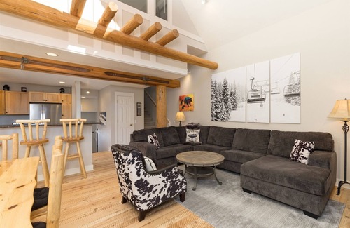 Saddle Ridge House | "Front Row" Saddle Ridge - New Bathrooms - Ski-in/out Townhome w/Hot Tub/Views