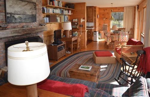 South Addison Cottage | Front Row Seats At One Of Nature's Best Spectacles.