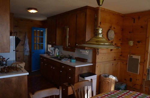 South Addison Cottage | Front Row Seats At One Of Nature's Best Spectacles.