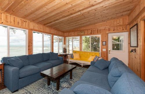 Covert House | Front seat view of Lake Michigan for beautiful sunsets and crashing waves