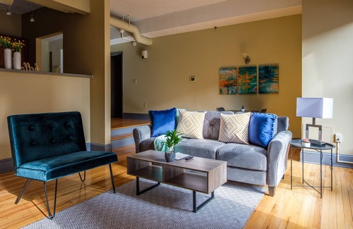 Gateway District Apartment | FRONTDESK 2015 East 4th Street Apts Downtown Cleveland